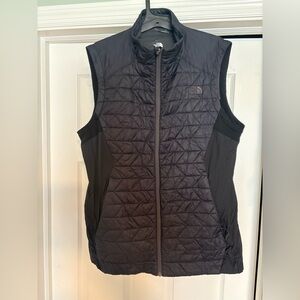 The North Face - black thermoball vest - gently used - size medium